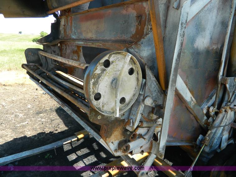 image for item J8868 2004 Vermeer 605M round baler