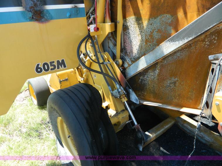 image for item J8868 2004 Vermeer 605M round baler