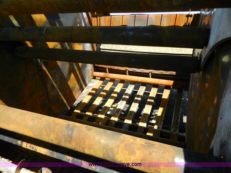 image for item J8868 2004 Vermeer 605M round baler