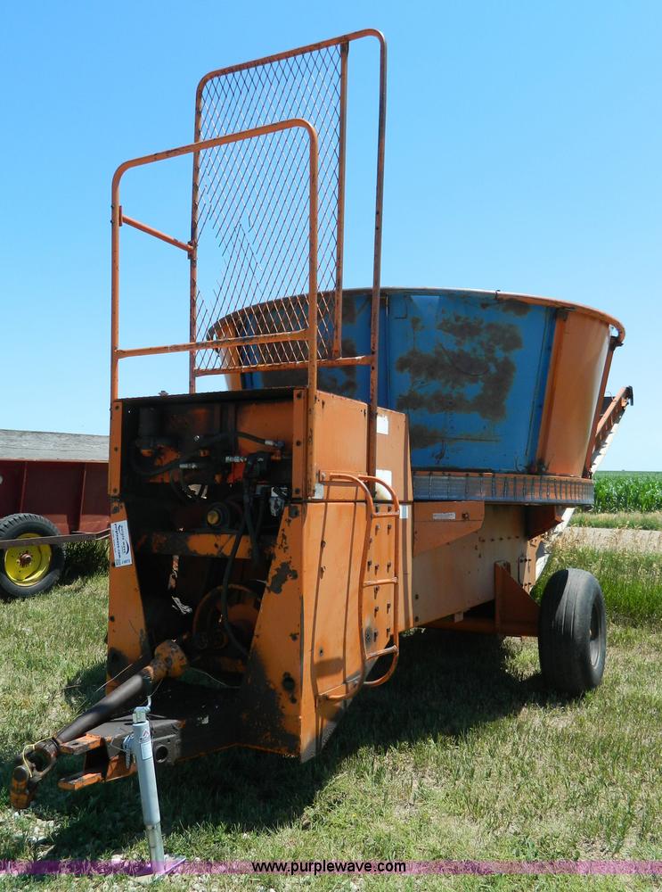 image for item J8872 Bear Cat 4200 tub grinder