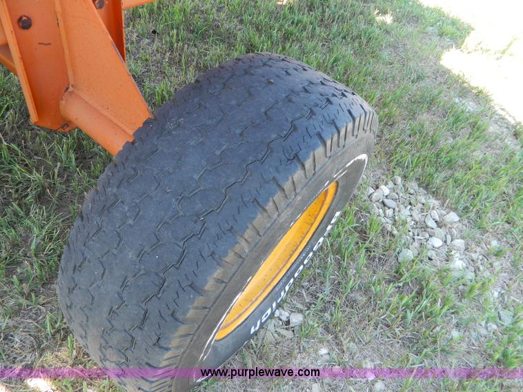 image for item J8872 Bear Cat 4200 tub grinder