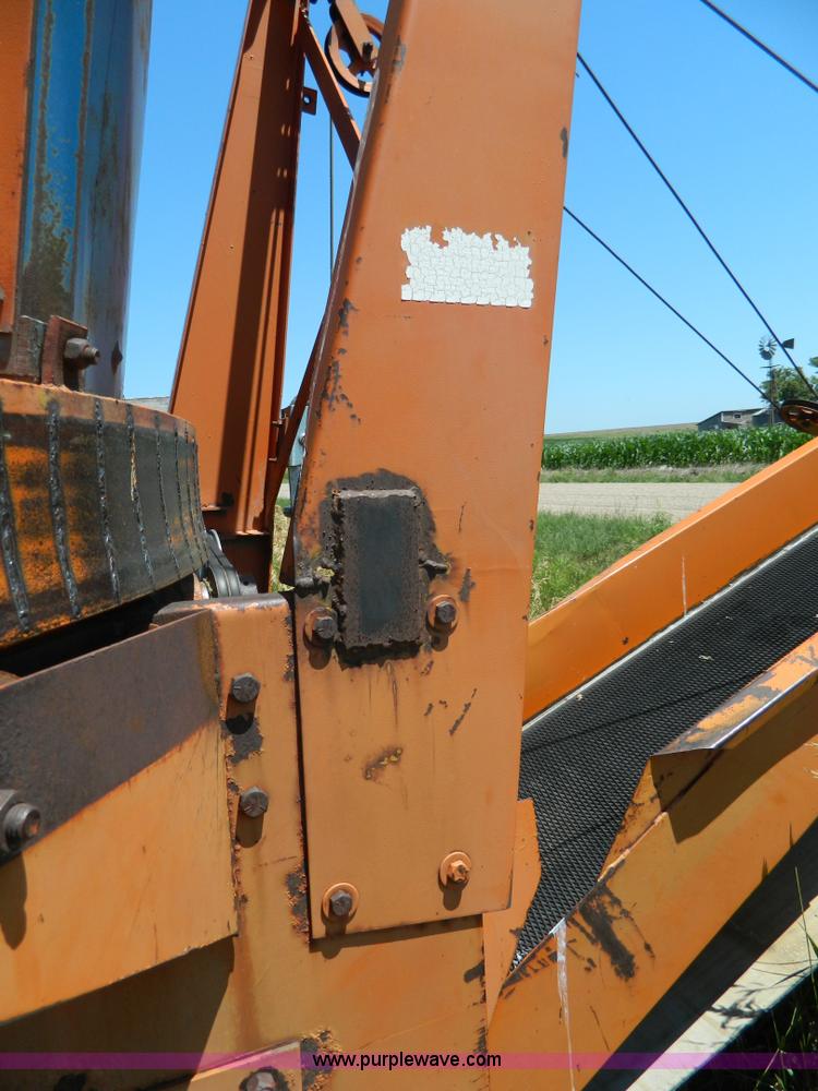 image for item J8872 Bear Cat 4200 tub grinder