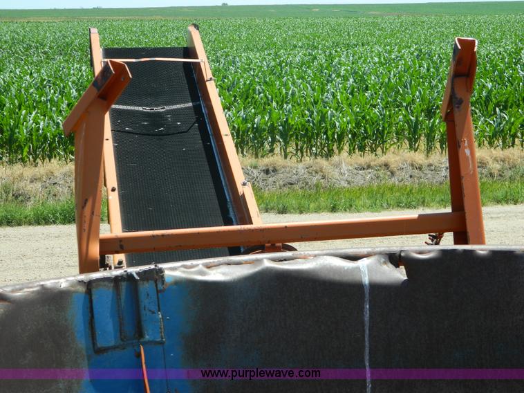 image for item J8872 Bear Cat 4200 tub grinder