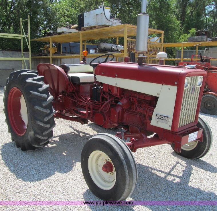 image for item K2201 1966 International 504 tractor