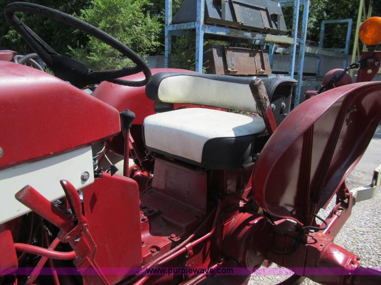 image for item K2201 1966 International 504 tractor