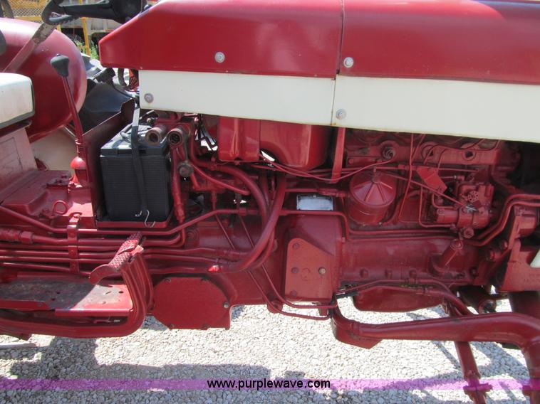 image for item K2201 1966 International 504 tractor