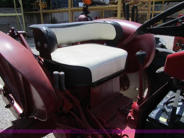 image for item K2201 1966 International 504 tractor