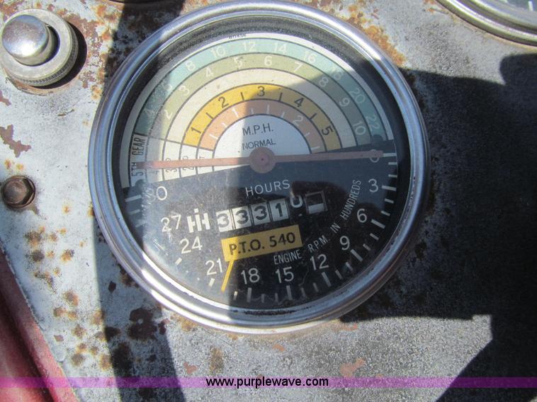 image for item K2201 1966 International 504 tractor