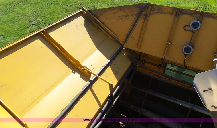 image for item K4019 2008 Lexion 585R RWA combine