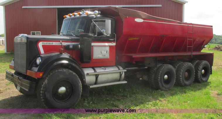 image for item K4048 1978 Western Star 4886-3 applicator truck