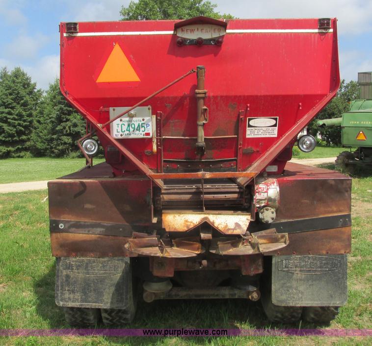 image for item K4048 1978 Western Star 4886-3 applicator truck