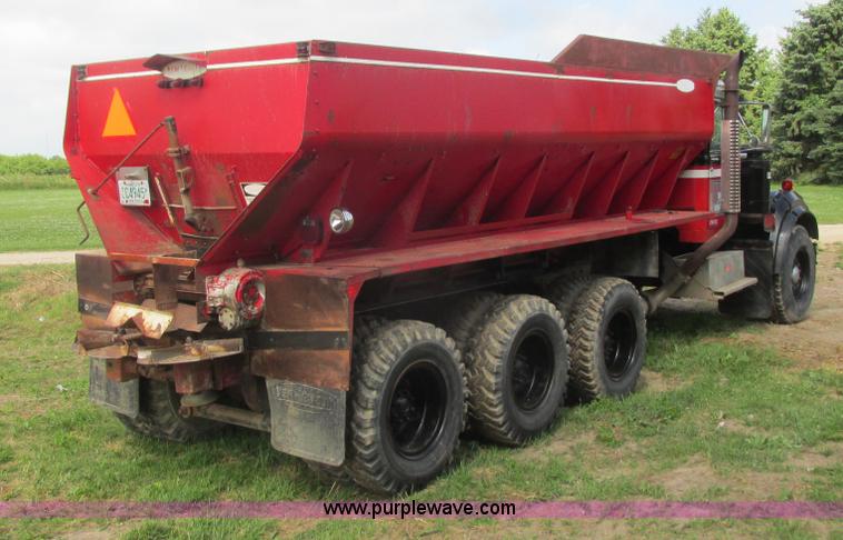 image for item K4048 1978 Western Star 4886-3 applicator truck