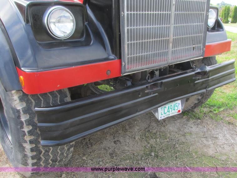 image for item K4048 1978 Western Star 4886-3 applicator truck