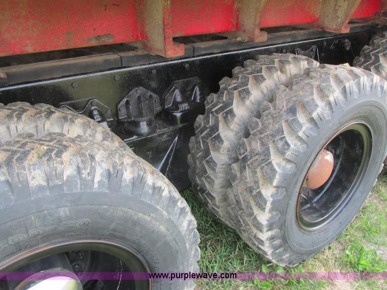 image for item K4048 1978 Western Star 4886-3 applicator truck