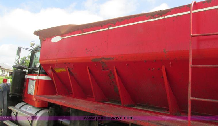 image for item K4048 1978 Western Star 4886-3 applicator truck