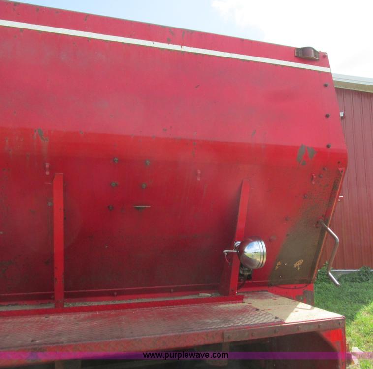 image for item K4048 1978 Western Star 4886-3 applicator truck