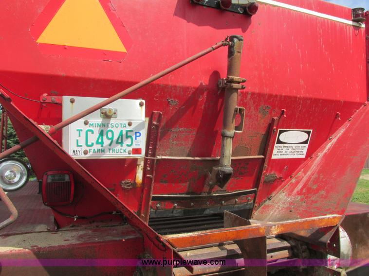 image for item K4048 1978 Western Star 4886-3 applicator truck