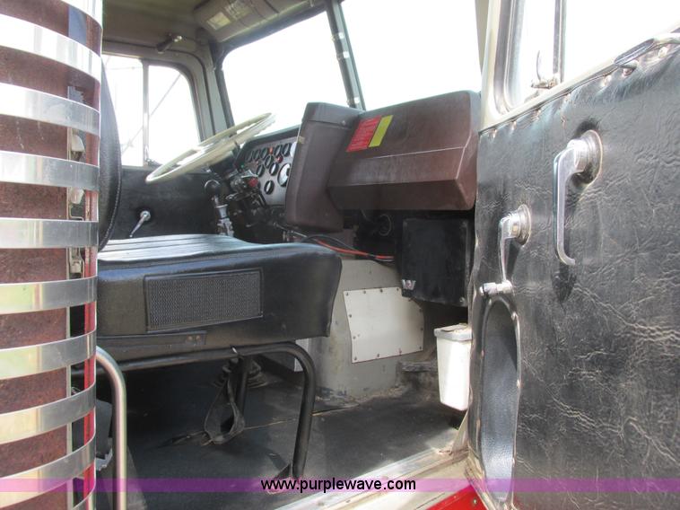 image for item K4048 1978 Western Star 4886-3 applicator truck