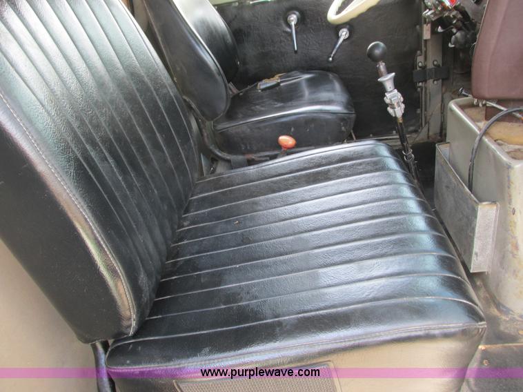 image for item K4048 1978 Western Star 4886-3 applicator truck