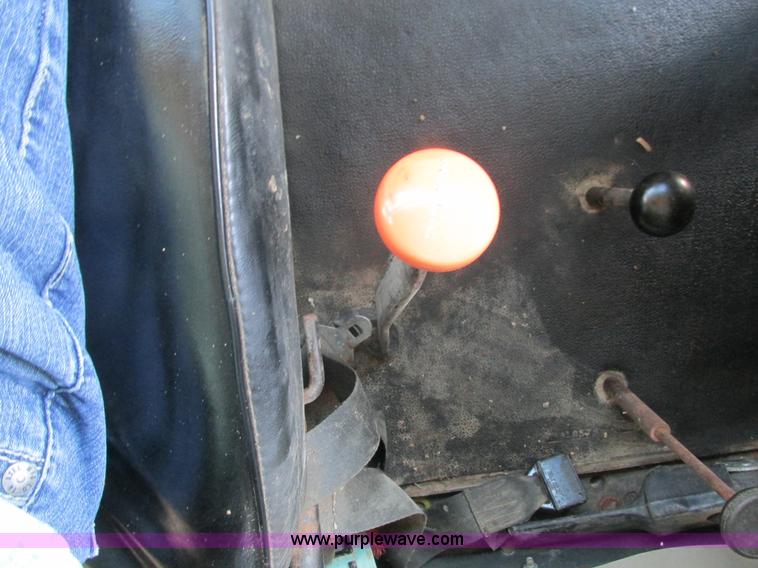 image for item K4048 1978 Western Star 4886-3 applicator truck