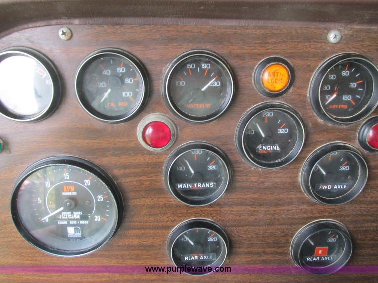 image for item K4048 1978 Western Star 4886-3 applicator truck