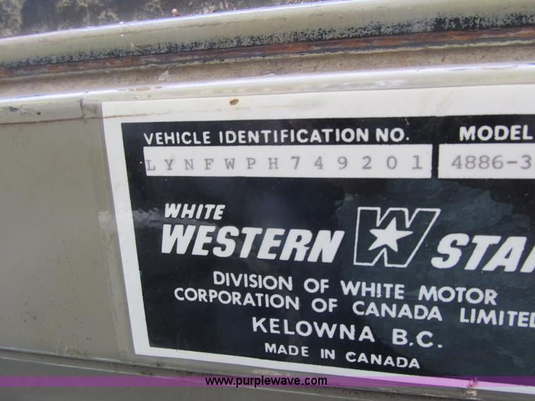 image for item K4048 1978 Western Star 4886-3 applicator truck