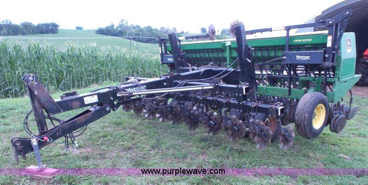 image for item K4659 John Deere 515 grain drill with Yetter no-till cart