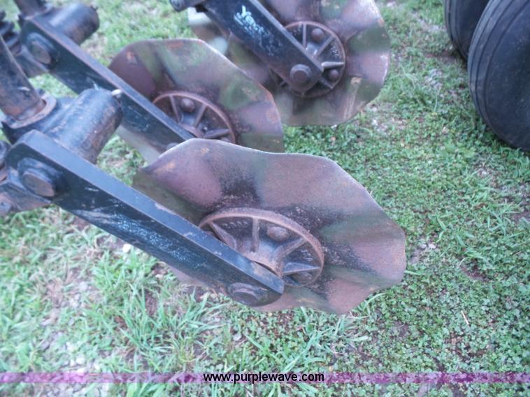 image for item K4659 John Deere 515 grain drill with Yetter no-till cart