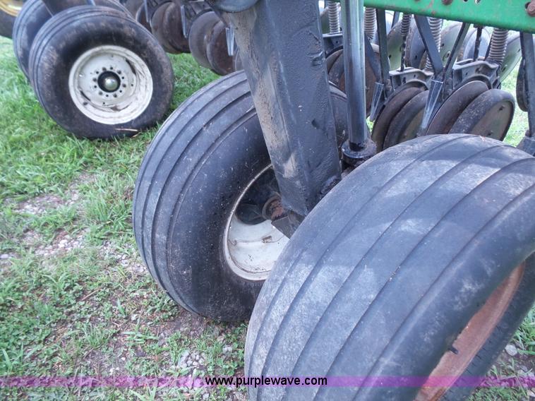 image for item K4659 John Deere 515 grain drill with Yetter no-till cart