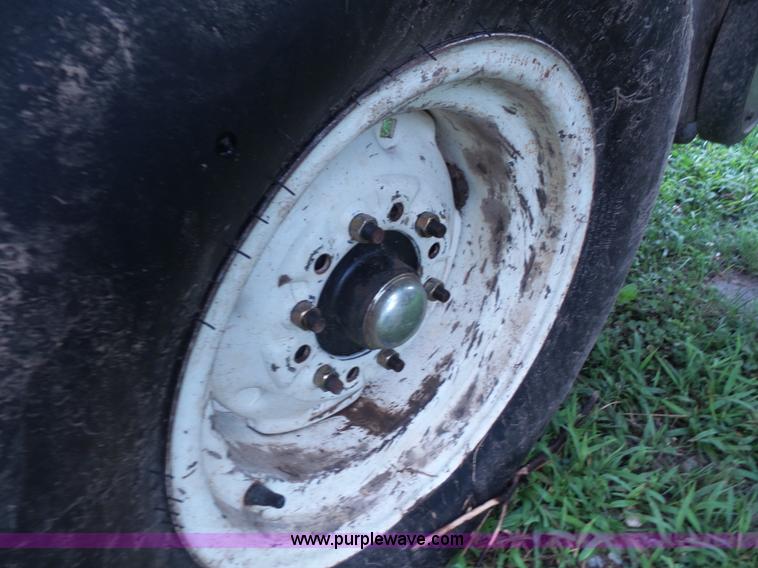 image for item K4659 John Deere 515 grain drill with Yetter no-till cart