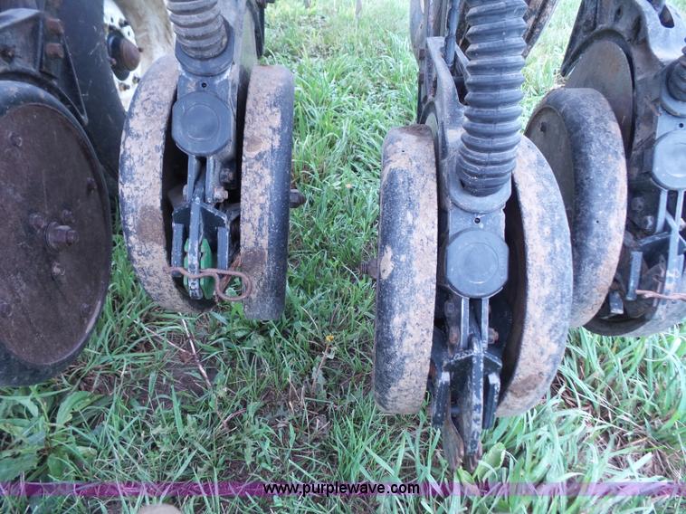 image for item K4659 John Deere 515 grain drill with Yetter no-till cart