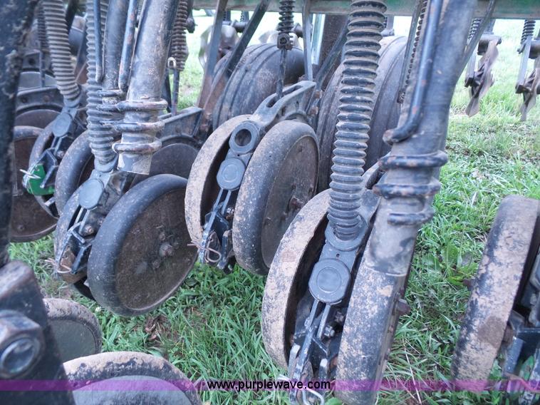 image for item K4659 John Deere 515 grain drill with Yetter no-till cart