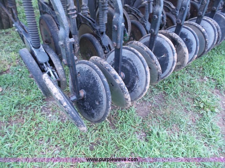 image for item K4659 John Deere 515 grain drill with Yetter no-till cart