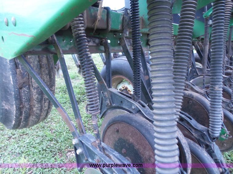 image for item K4659 John Deere 515 grain drill with Yetter no-till cart