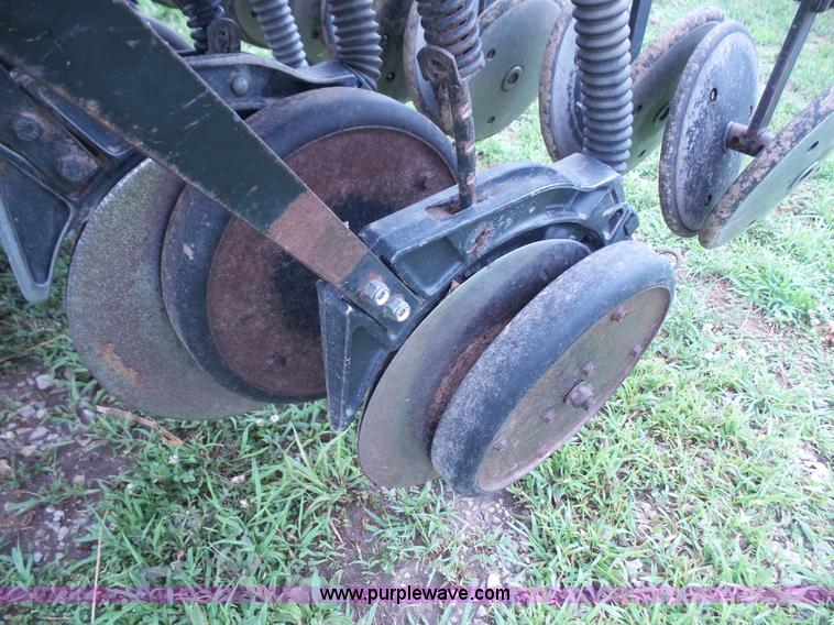 image for item K4659 John Deere 515 grain drill with Yetter no-till cart