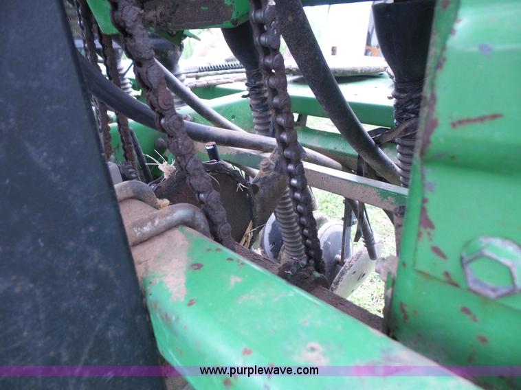image for item K4659 John Deere 515 grain drill with Yetter no-till cart