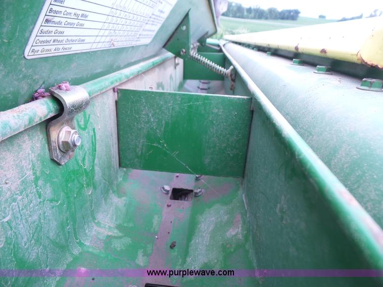 image for item K4659 John Deere 515 grain drill with Yetter no-till cart
