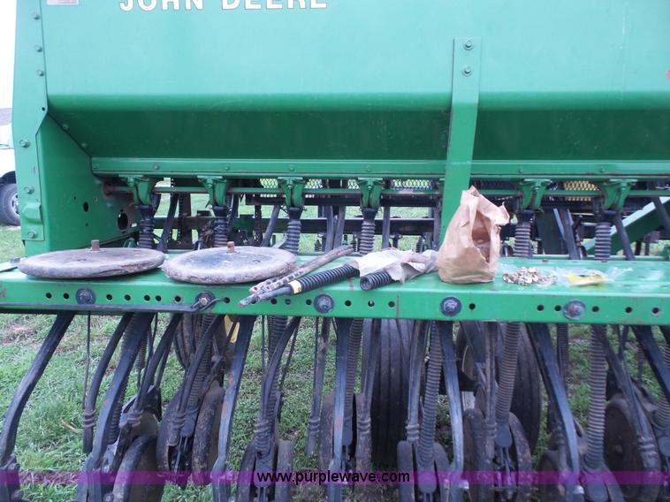 image for item K4659 John Deere 515 grain drill with Yetter no-till cart