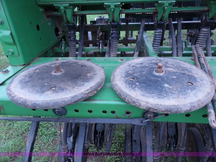image for item K4659 John Deere 515 grain drill with Yetter no-till cart
