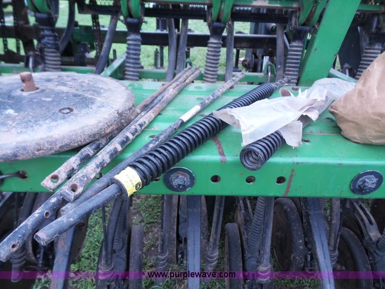 image for item K4659 John Deere 515 grain drill with Yetter no-till cart