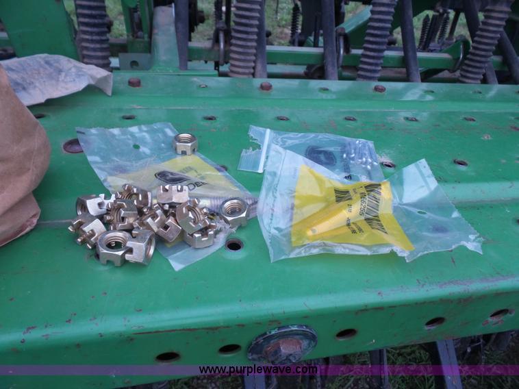 image for item K4659 John Deere 515 grain drill with Yetter no-till cart