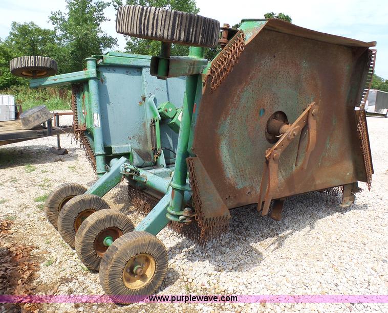 image for item K5376 John Deere 1518 batwing rotary mower