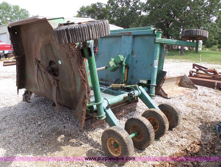 image for item K5376 John Deere 1518 batwing rotary mower