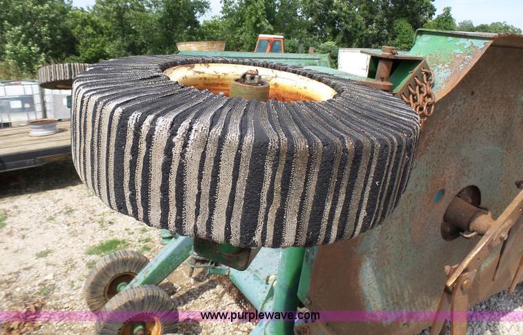 image for item K5376 John Deere 1518 batwing rotary mower