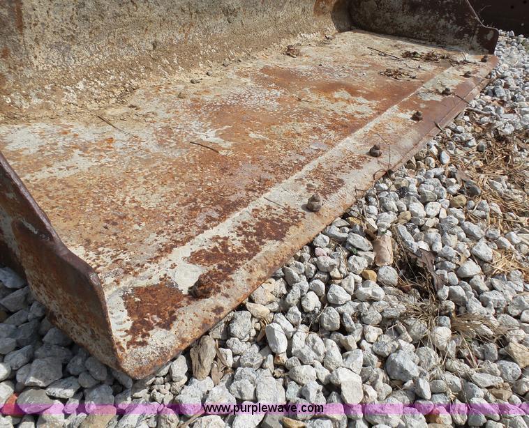 image for item K5377 Skid steer bucket