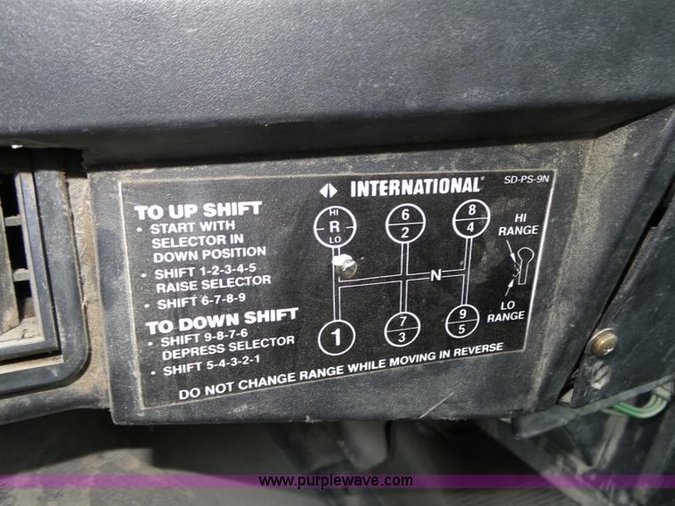 image for item K8367 1997 International 8200 semi truck