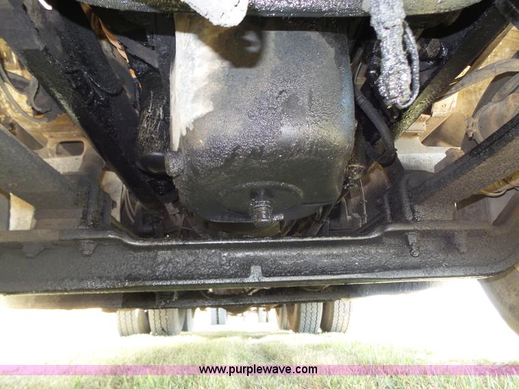 image for item K8367 1997 International 8200 semi truck