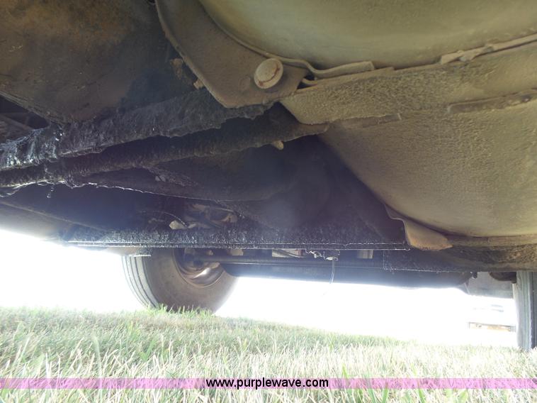 image for item K8367 1997 International 8200 semi truck