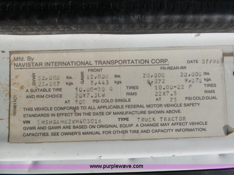 image for item K8367 1997 International 8200 semi truck