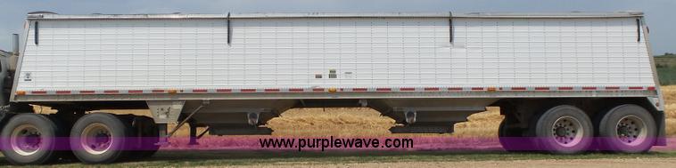 image for item K8368 2007 Wilson DWH-5000 double hopper grain trailer